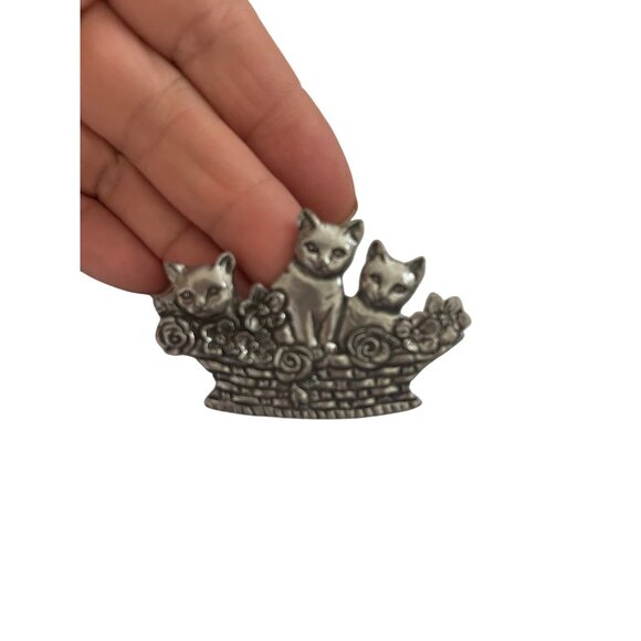 Seagull Pewter Canada Vintage Womens Basket Brooch Signed 1987 Cats - Picture 2 of 6